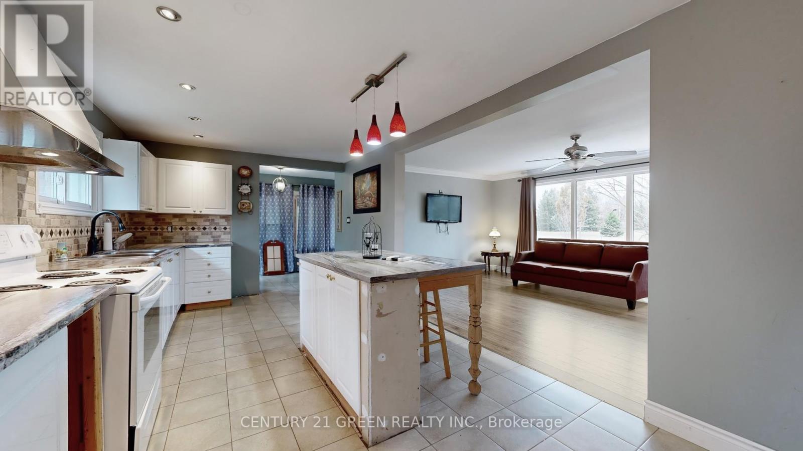 71 Wiesenweg, Scugog, ON - Indoor Photo Showing Kitchen With Double Sink