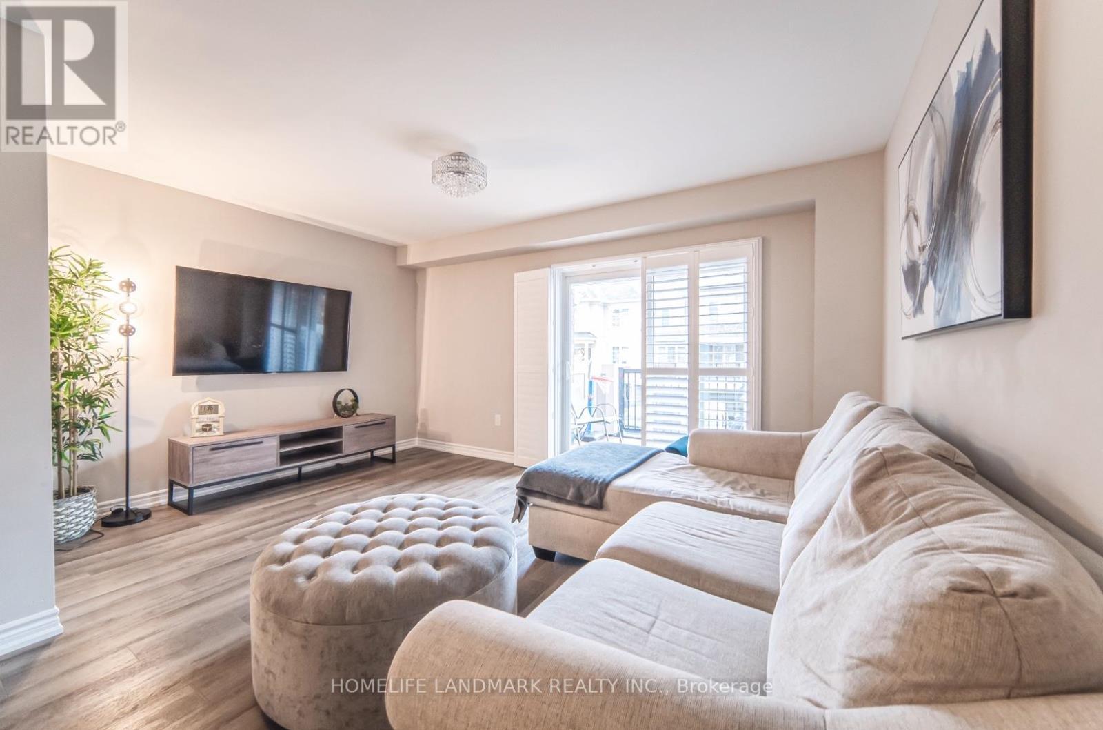 875 Cactus Point, Milton, ON - Indoor Photo Showing Living Room