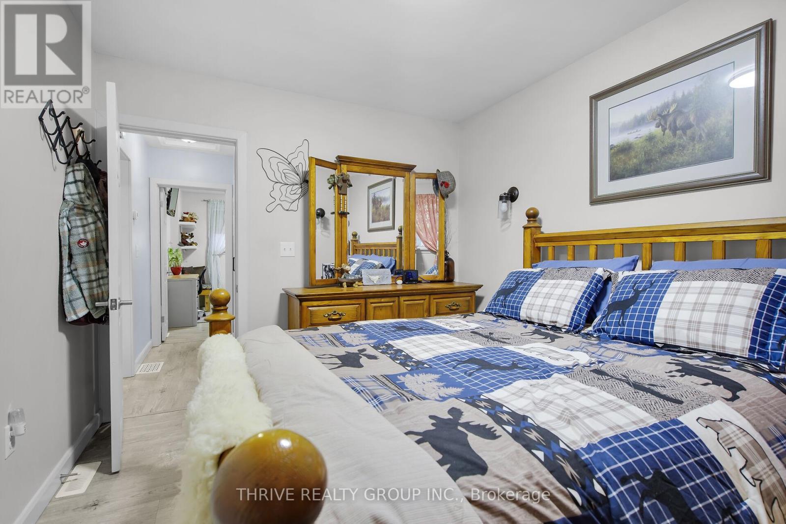 136 Victoria Street, Southwest Middlesex (Glencoe), ON - Indoor Photo Showing Bedroom