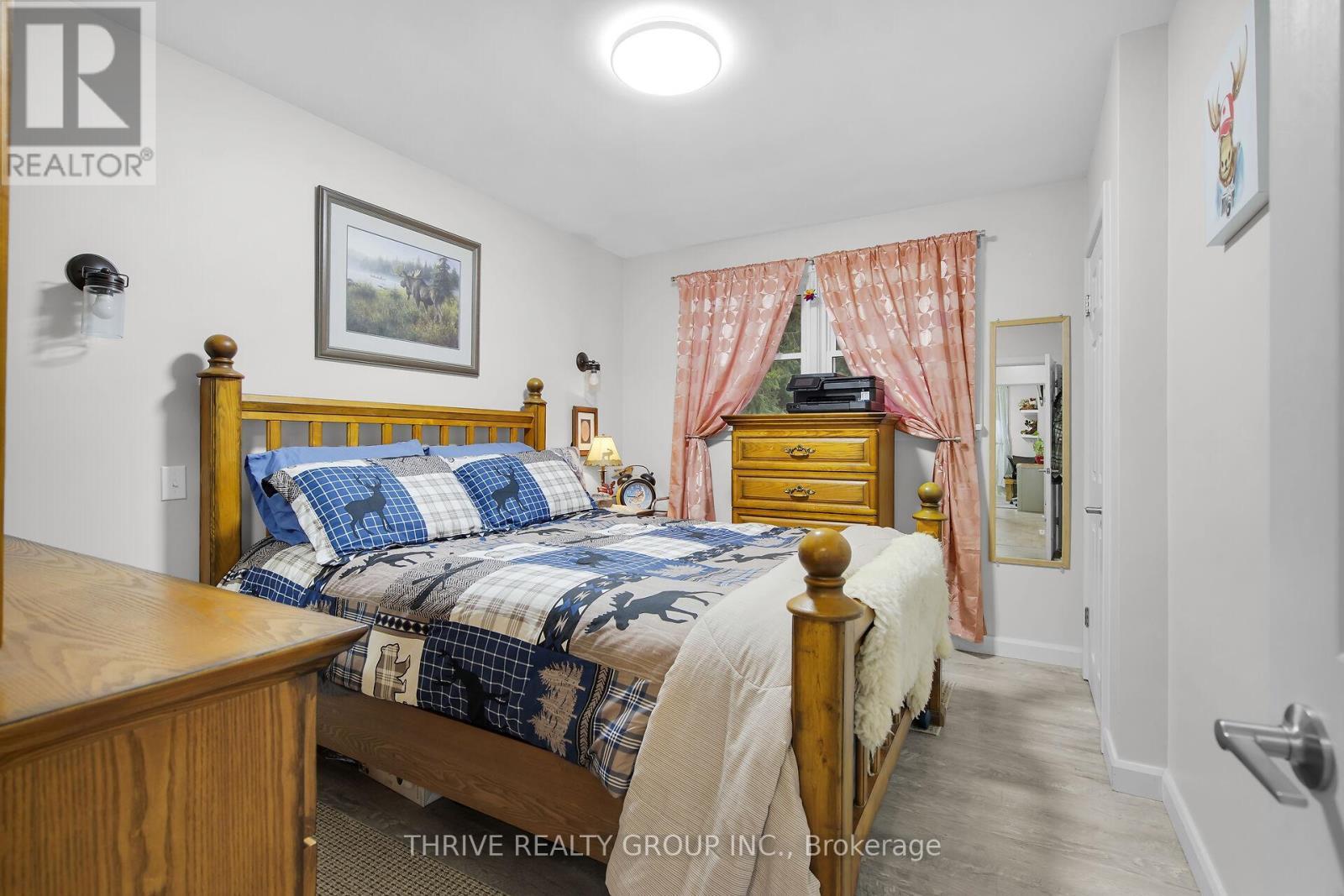 136 Victoria Street, Southwest Middlesex (Glencoe), ON - Indoor Photo Showing Bedroom