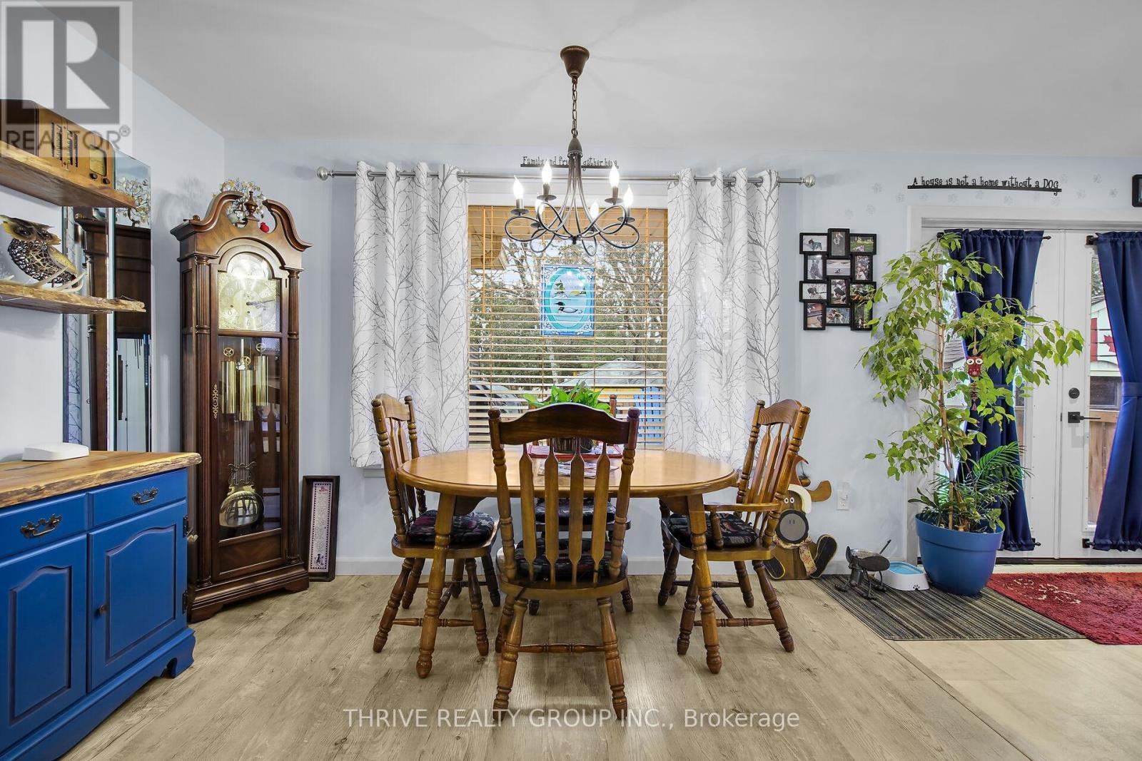 136 Victoria Street, Southwest Middlesex (Glencoe), ON - Indoor Photo Showing Dining Room
