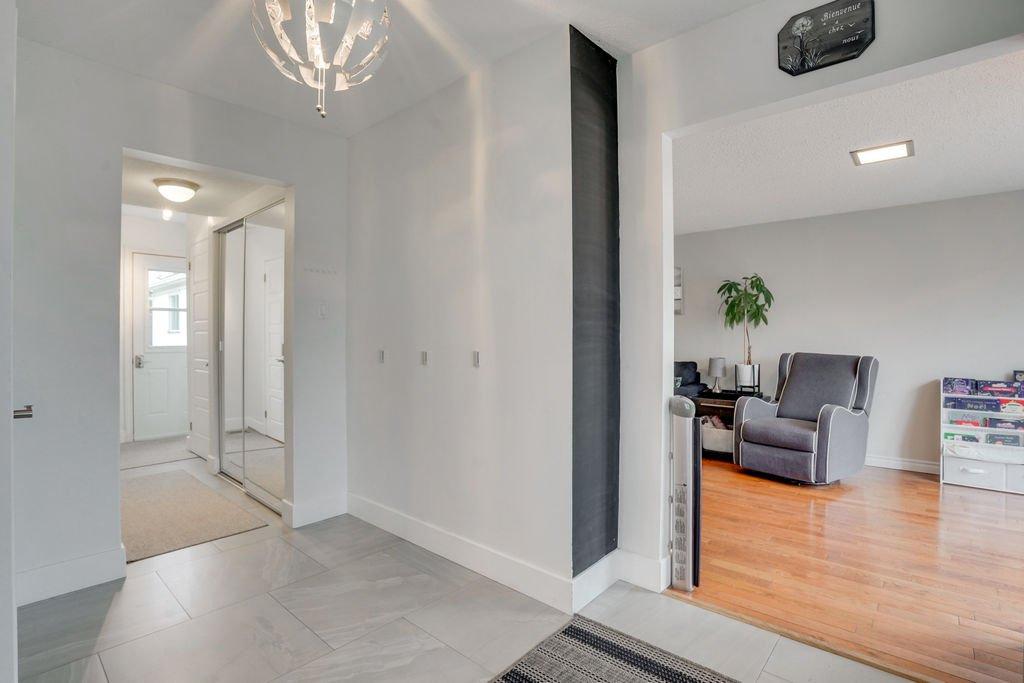 Hall d'entrée/Vestibule - 44 Rue Beauséjour, Gatineau (Gatineau), QC - Indoor Photo Showing Other Room