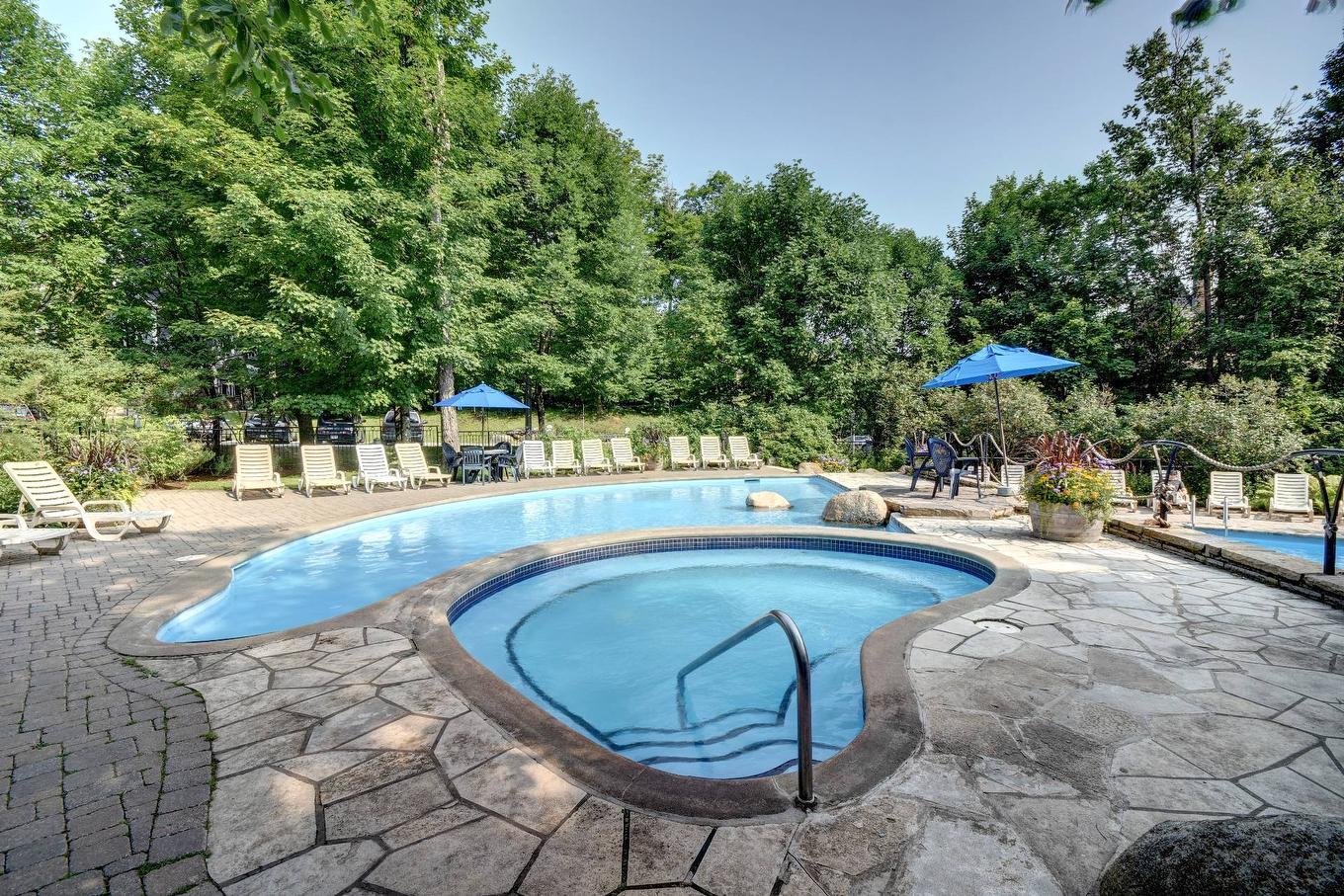 Pool - 4-122 Ch. Des Quatre-Sommets, Mont-Tremblant, QC - Outdoor With In Ground Pool With Backyard