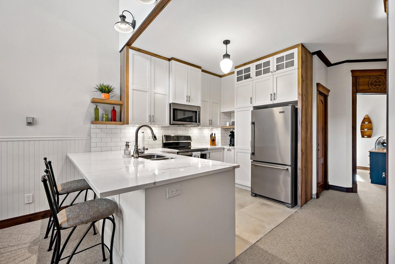 Kitchen - 4-122 Ch. Des Quatre-Sommets, Mont-Tremblant, QC - Indoor Photo Showing Kitchen With Double Sink With Upgraded Kitchen
