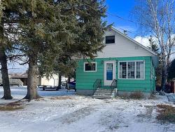 916-918 Victoria Avenue N Fort Frances, ON P9A 2E5