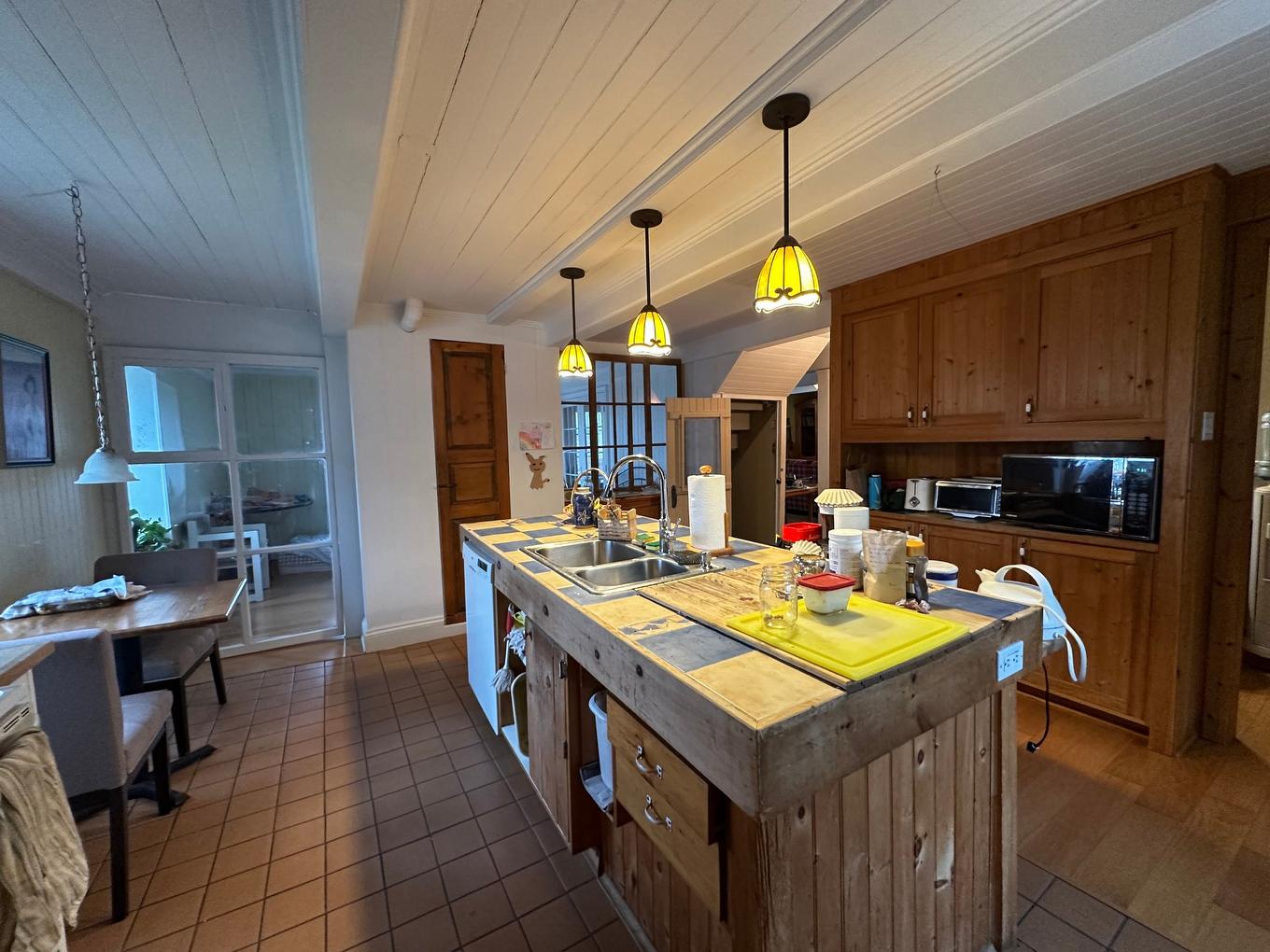 Kitchen - 50 Route 132 O., Saint-Denis-De La Bouteillerie, QC - Indoor Photo Showing Kitchen With Double Sink