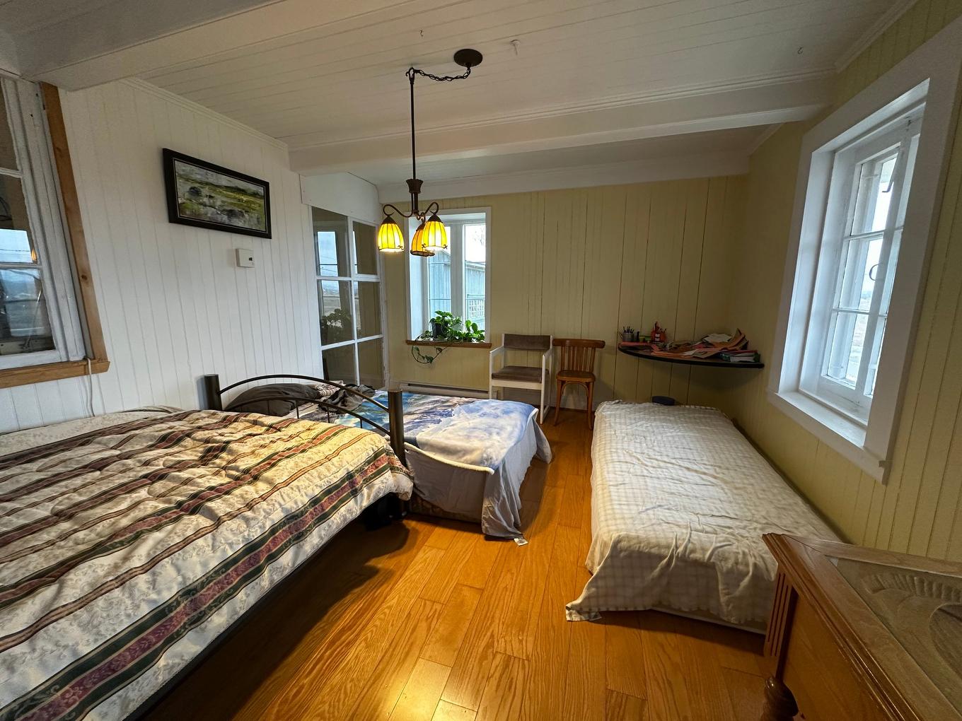 Dining room - 50 Route 132 O., Saint-Denis-De La Bouteillerie, QC - Indoor Photo Showing Bedroom