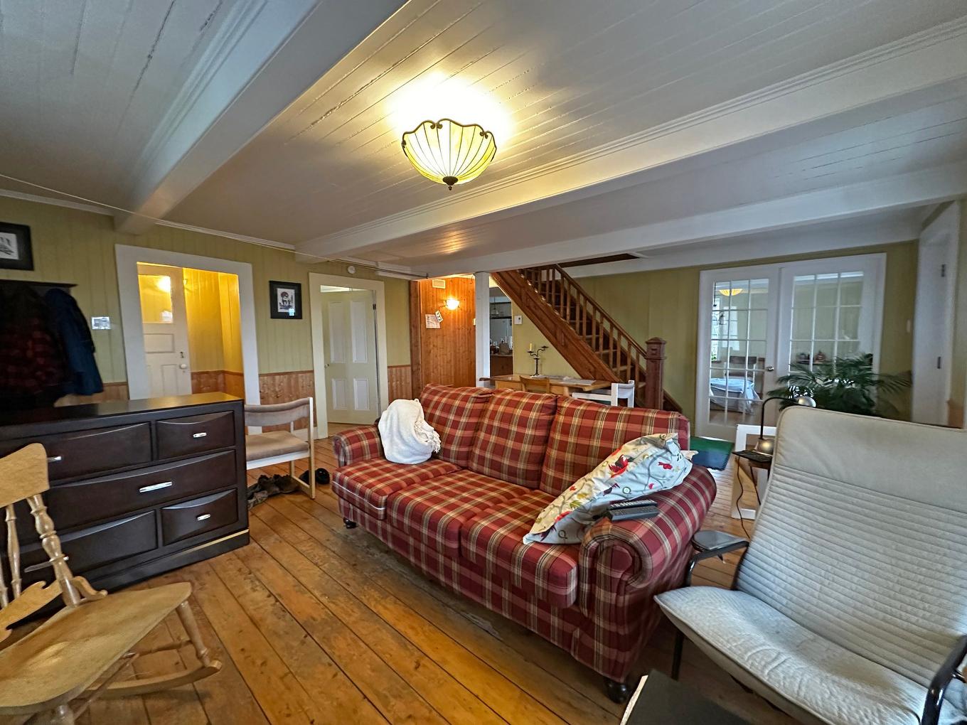 Living room - 50 Route 132 O., Saint-Denis-De La Bouteillerie, QC - Indoor Photo Showing Living Room