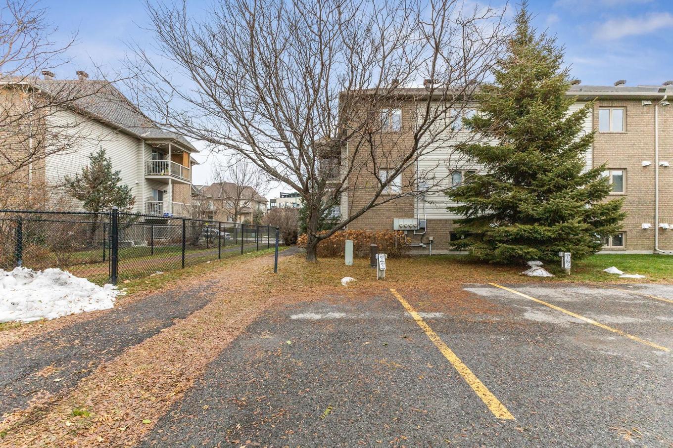 Stationnement - 361 Boul. Des Grives, Gatineau (Hull), QC - Outdoor