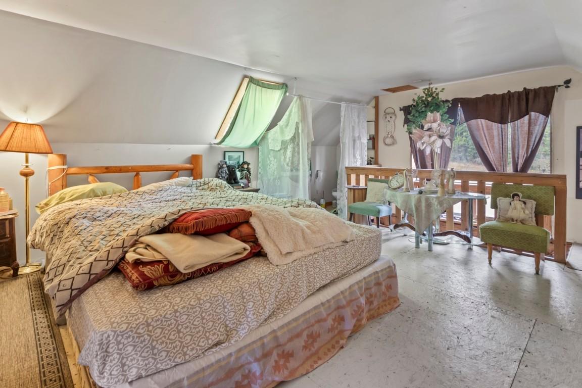 2008 Corn Creek Road, Creston, BC - Indoor Photo Showing Bedroom
