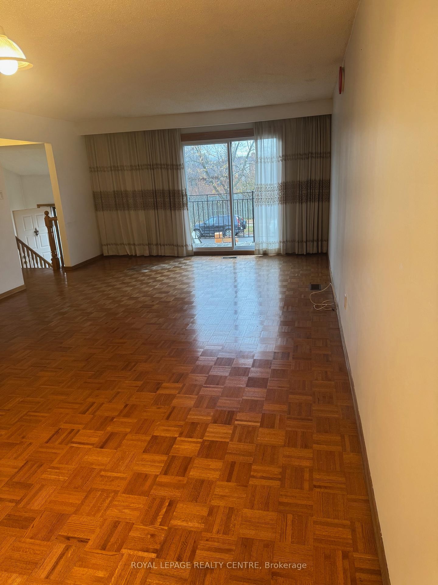 Main-2409 Culver Way, Mississauga, ON