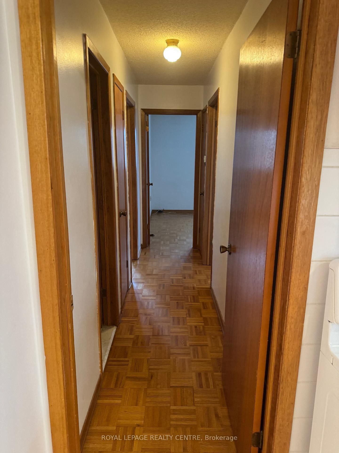 Main-2409 Culver Way, Mississauga, ON