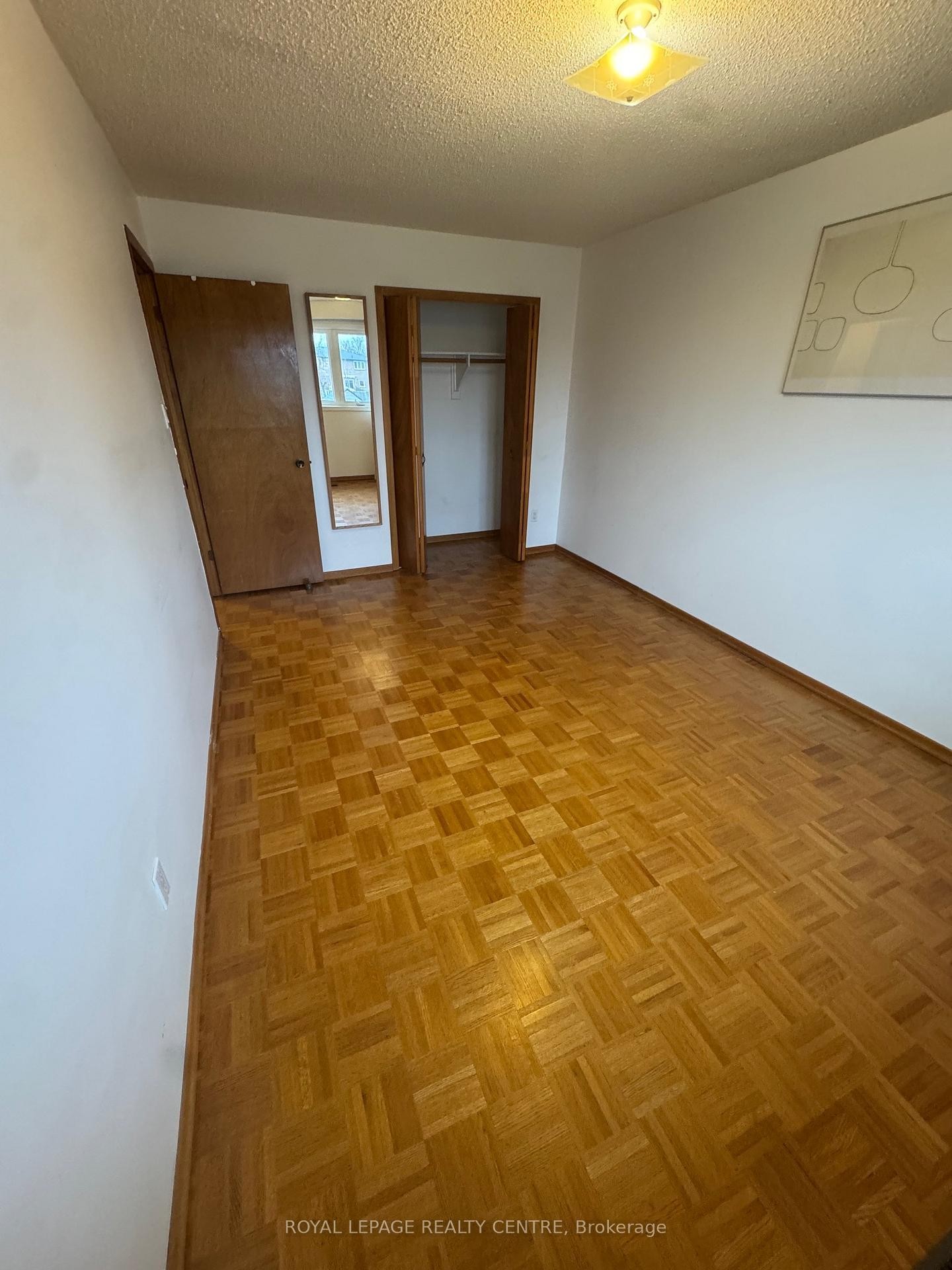 Main-2409 Culver Way, Mississauga, ON