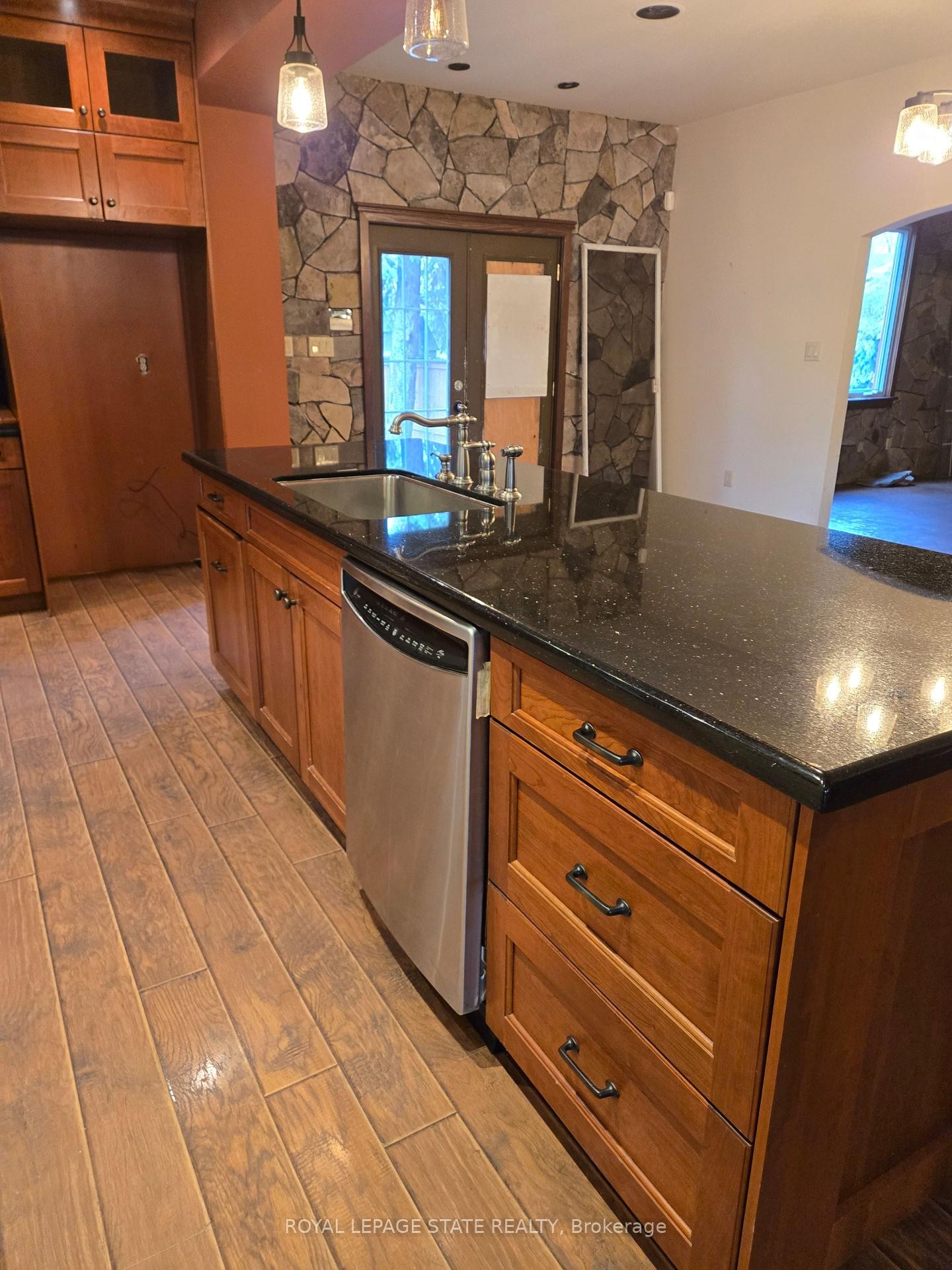 164 Thorold Road, Welland, ON - Indoor Photo Showing Kitchen
