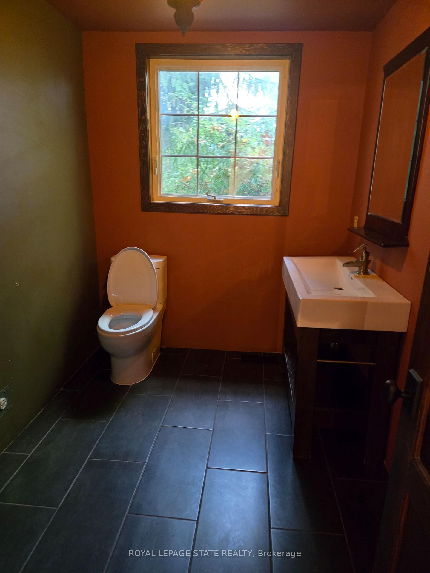 164 Thorold Road, Welland, ON - Indoor Photo Showing Bathroom