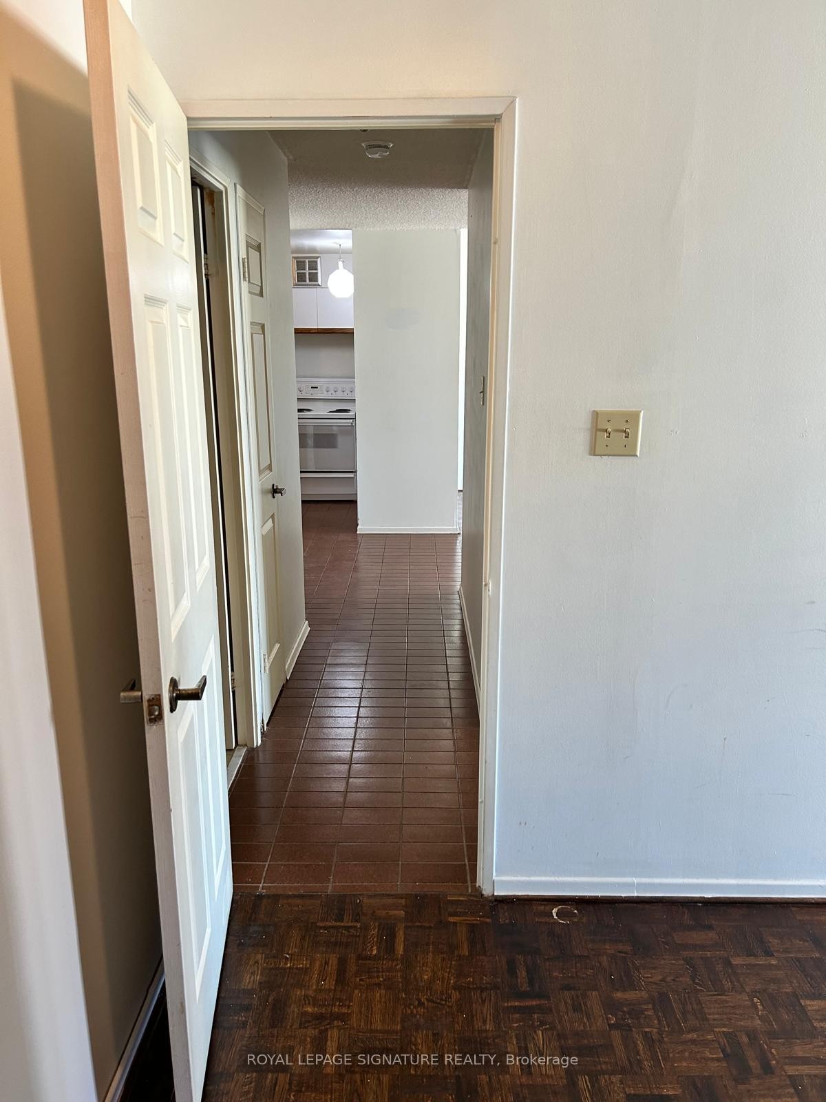 1711-45 Carlton Street, Toronto, ON - Indoor Photo Showing Other Room