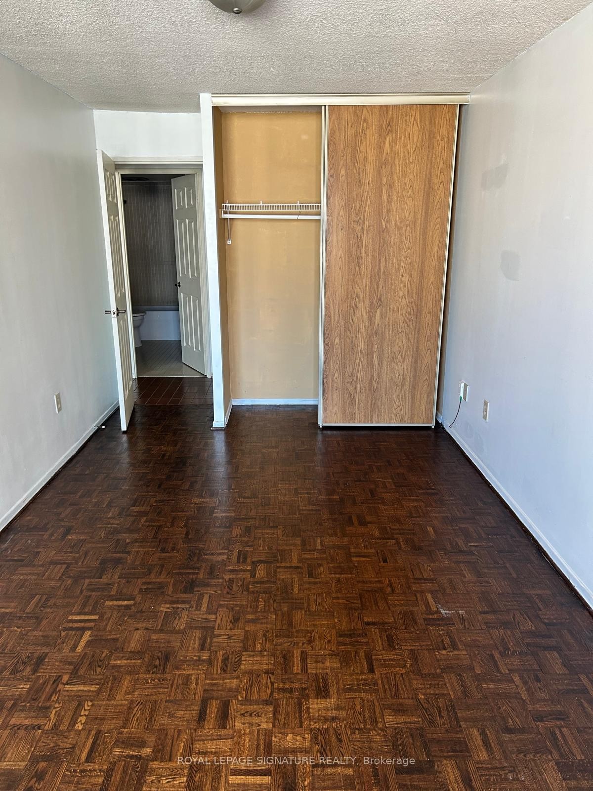 1711-45 Carlton Street, Toronto, ON - Indoor Photo Showing Other Room