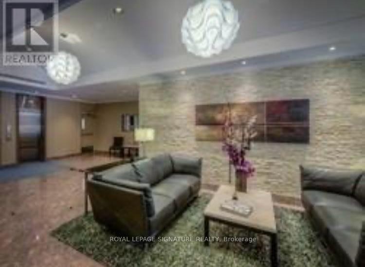 1711-45 Carlton Street, Toronto, ON - Indoor Photo Showing Other Room