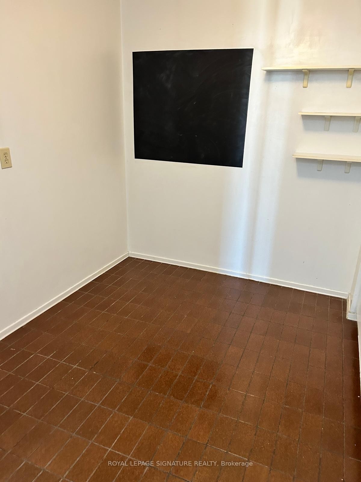 1711-45 Carlton Street, Toronto, ON - Indoor Photo Showing Other Room