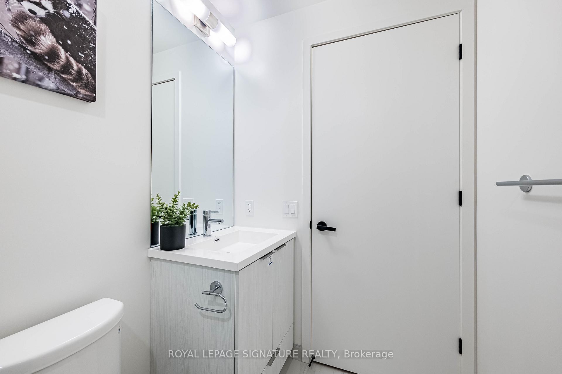 3007-8 Interchange Way, Vaughan, ON - Indoor Photo Showing Bathroom