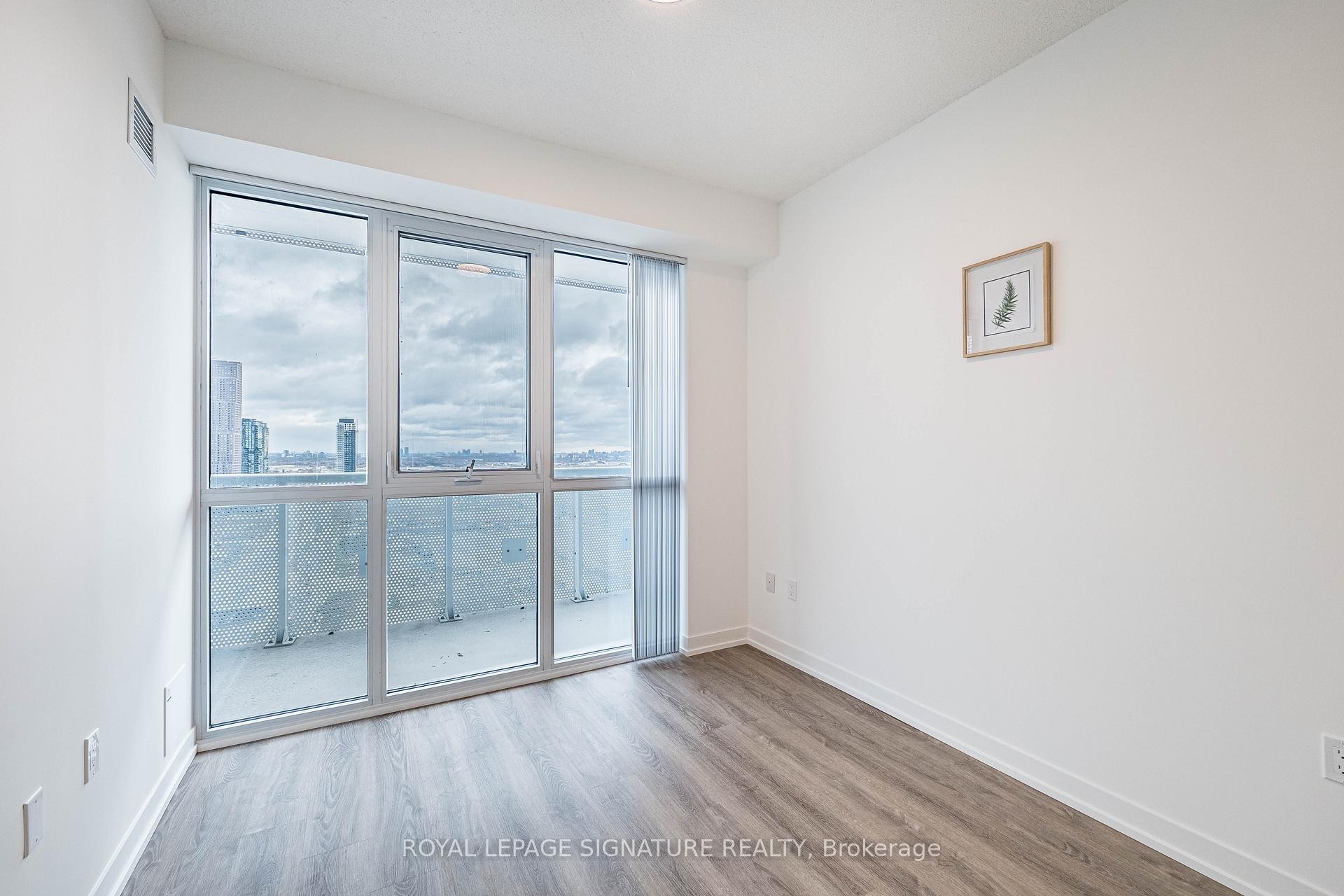 3007-8 Interchange Way, Vaughan, ON - Indoor Photo Showing Other Room