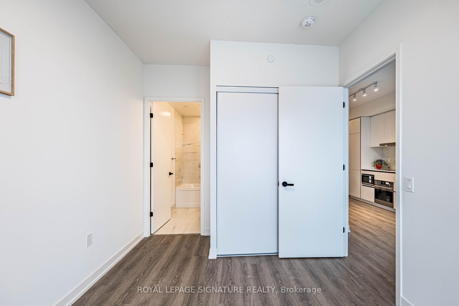 3007-8 Interchange Way, Vaughan, ON - Indoor Photo Showing Other Room