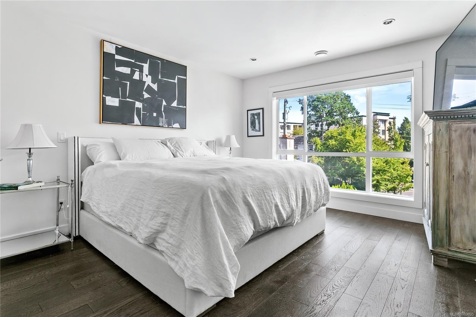 7-1032 Cloverdale Ave, Saanich, BC