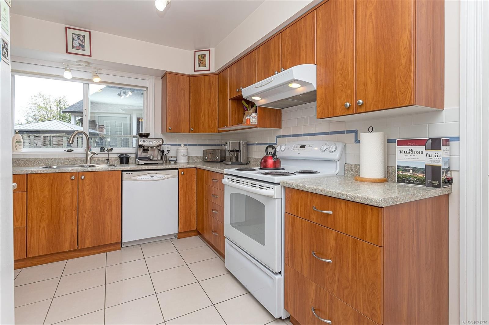 1914 Maple Ave South, Sooke, BC