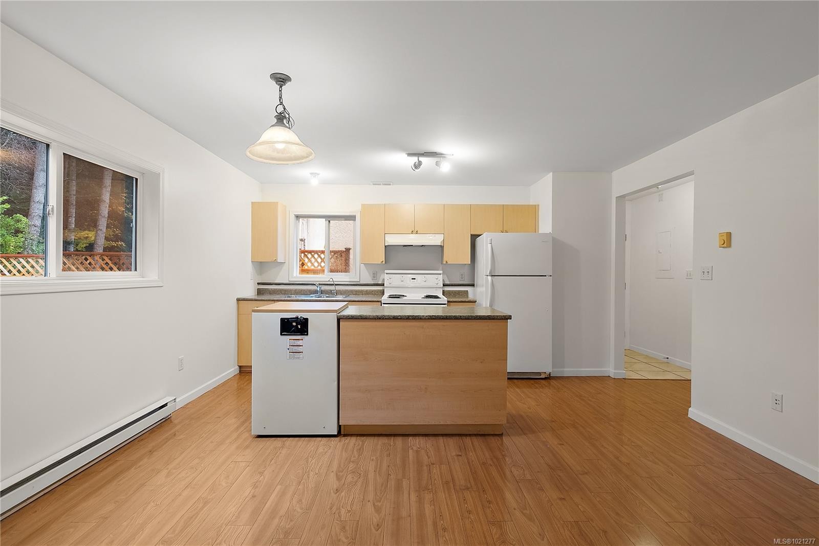 2417 Selwyn Rd, Langford, BC