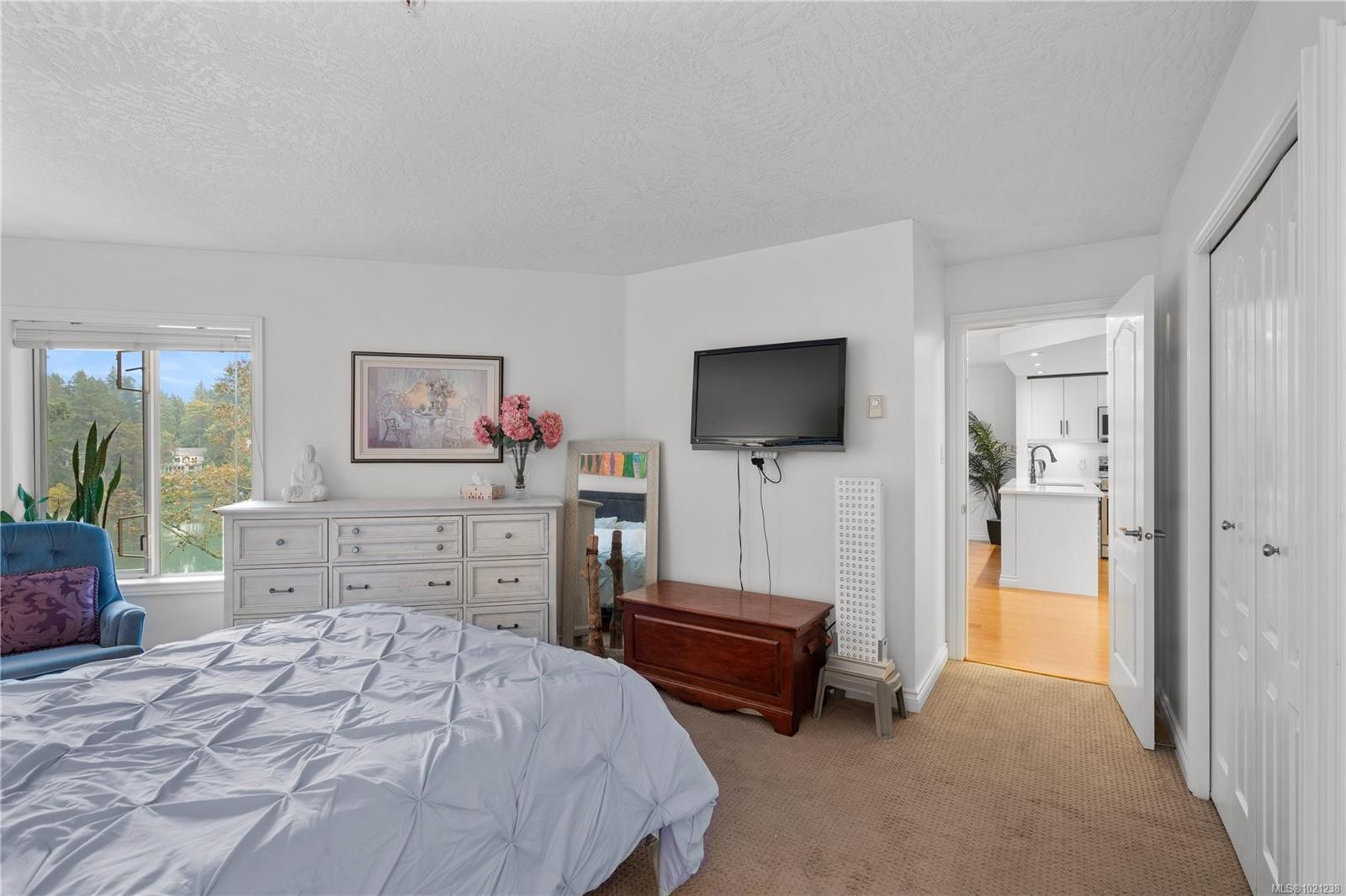 304-1 Buddy Rd, View Royal, BC - Indoor Photo Showing Bedroom