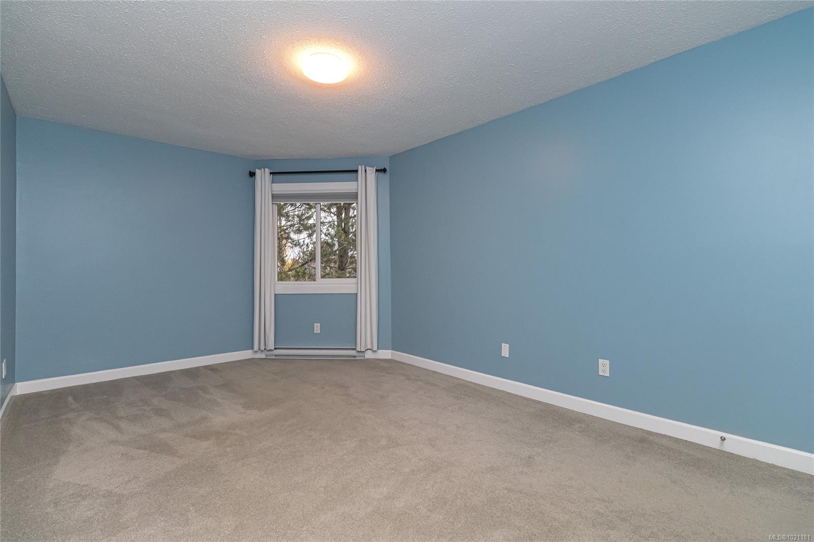 506-69 Gorge Rd West, Saanich, BC - Indoor Photo Showing Other Room