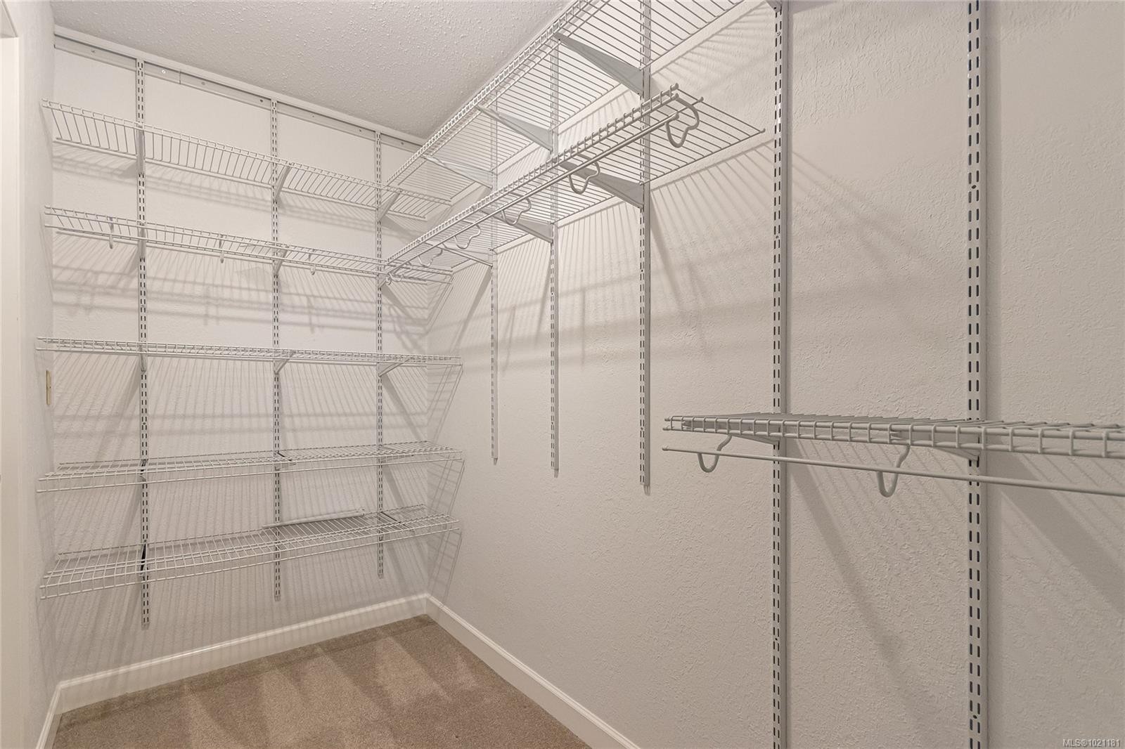 506-69 Gorge Rd West, Saanich, BC - Indoor With Storage