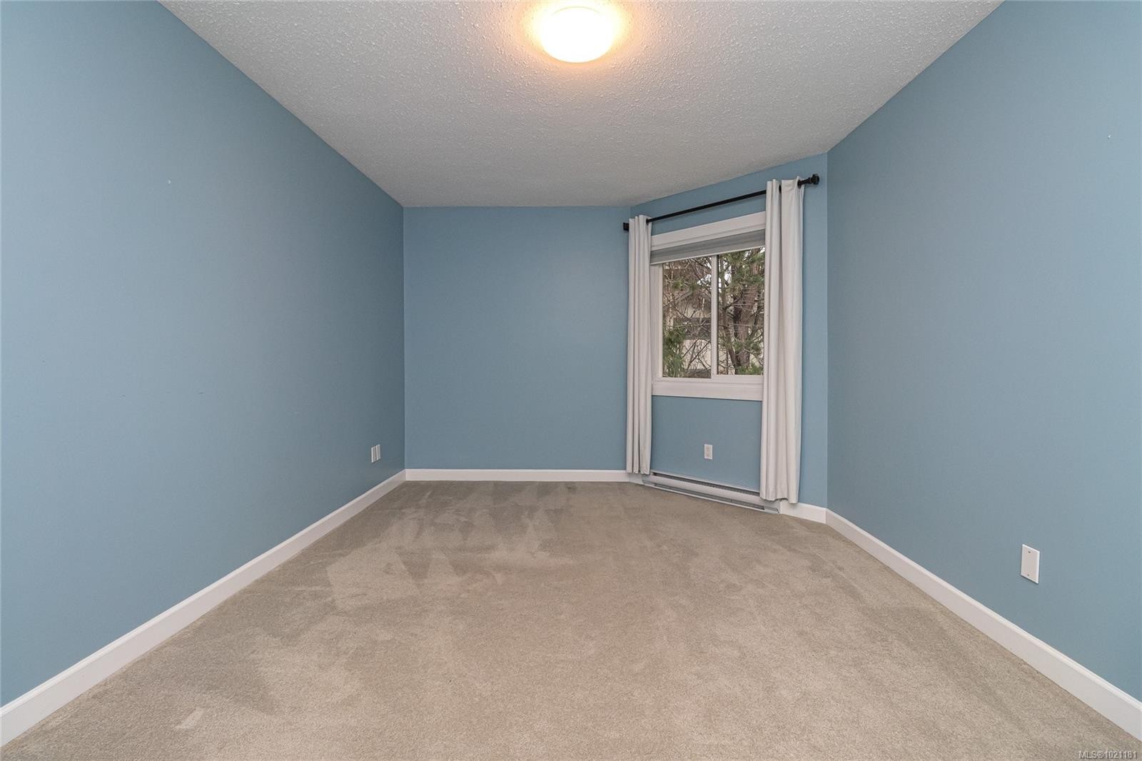 506-69 Gorge Rd West, Saanich, BC - Indoor Photo Showing Other Room