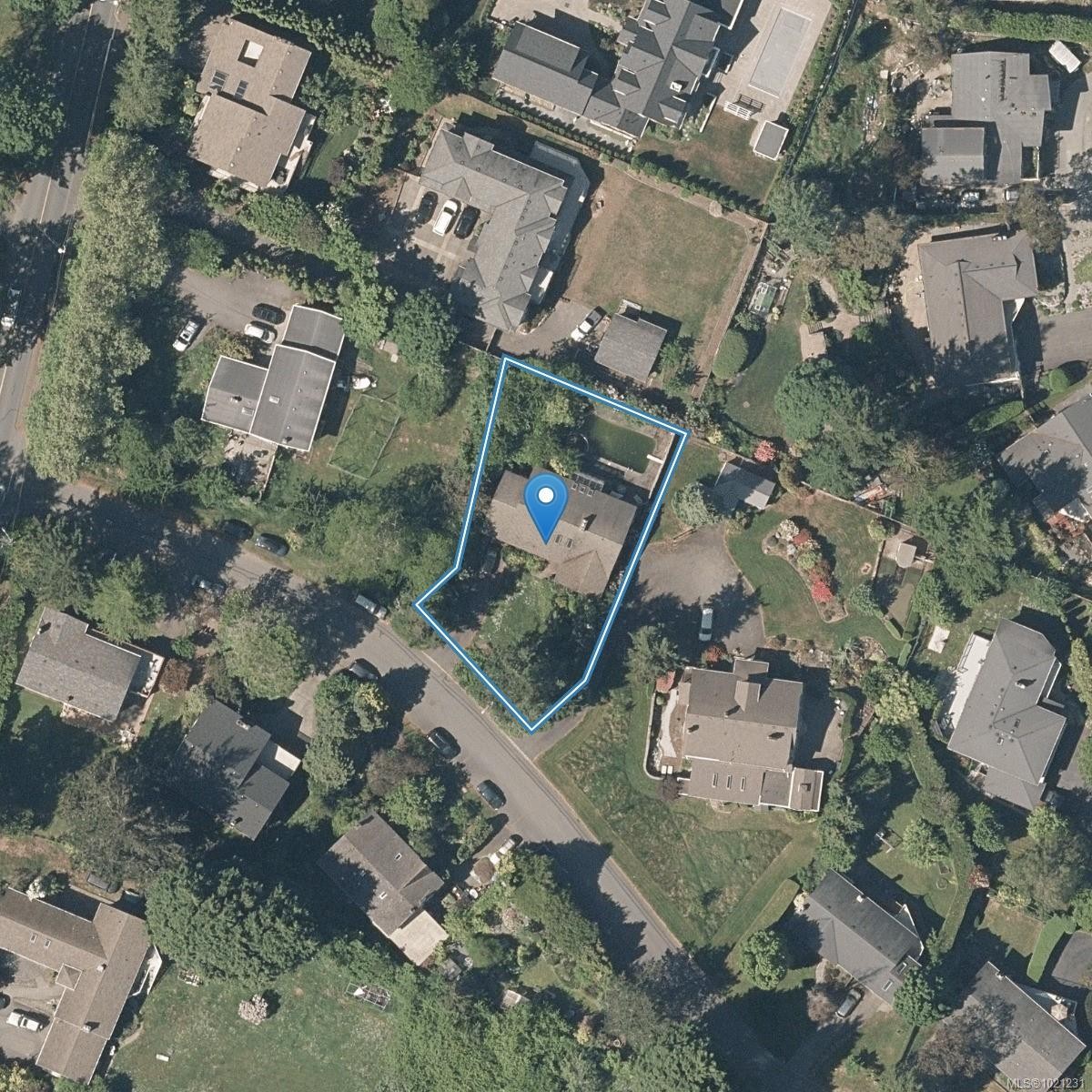 2020 Saltair Pl, Saanich, BC