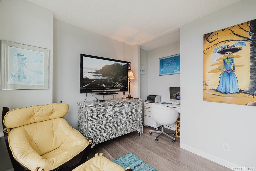 702-325 Maitland St, Victoria, BC - Indoor