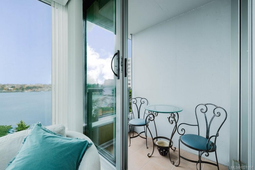 702-325 Maitland St, Victoria, BC - Photo Showing Other Room With Body Of Water