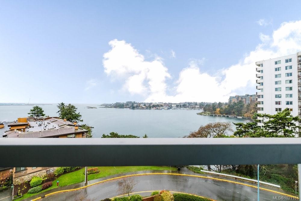 702-325 Maitland St, Victoria, BC - Outdoor With Body Of Water With View