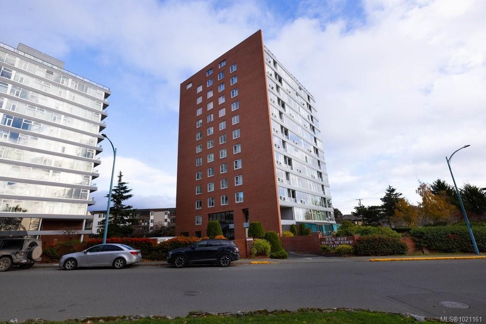 702-325 Maitland St, Victoria, BC - Outdoor With Facade