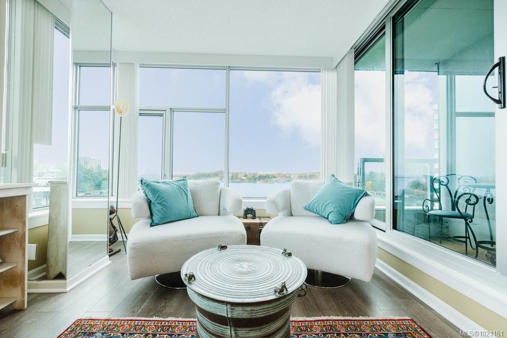 702-325 Maitland St, Victoria, BC - Indoor Photo Showing Other Room