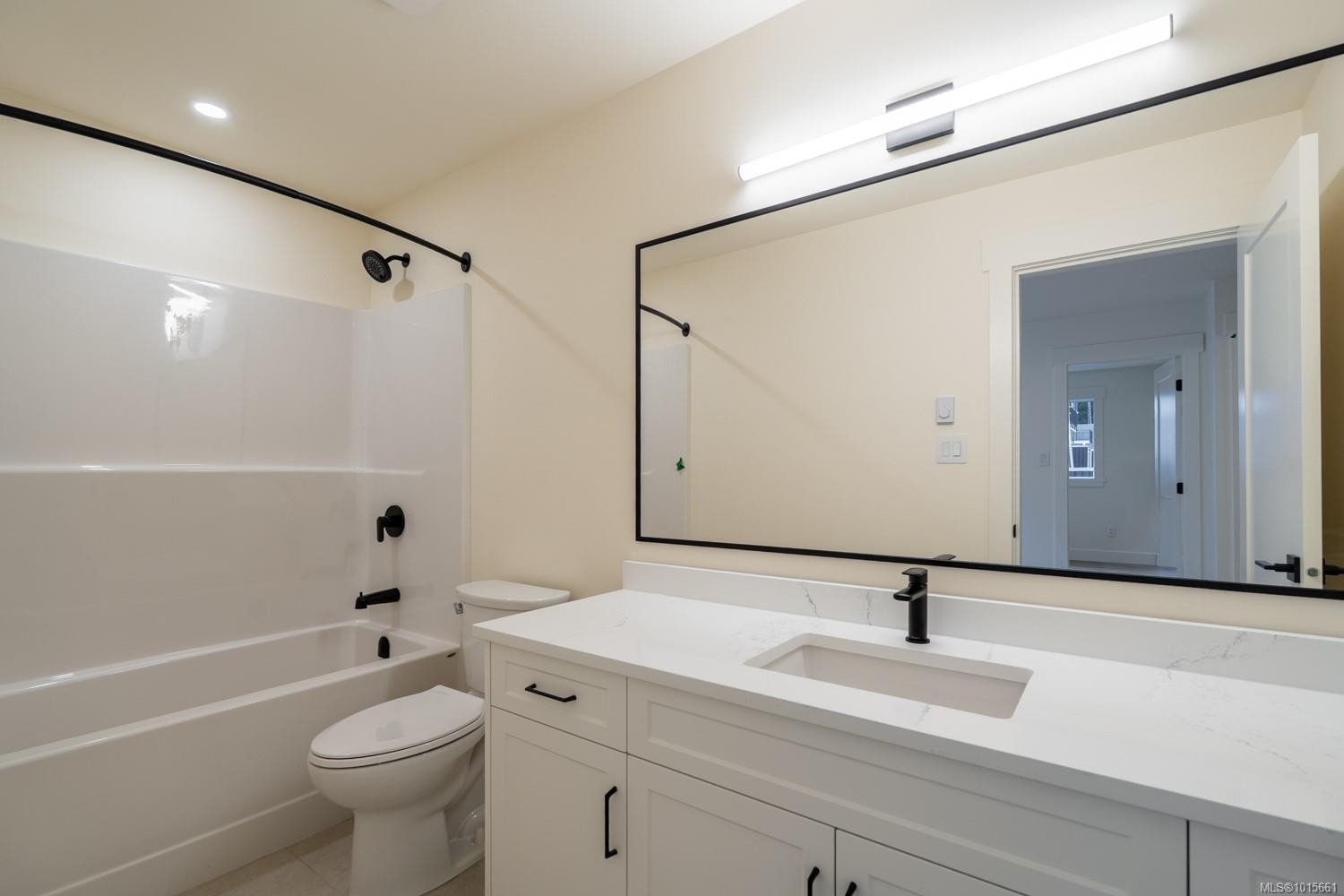 672 Sanderson Rd, Ladysmith, BC - Indoor Photo Showing Bathroom