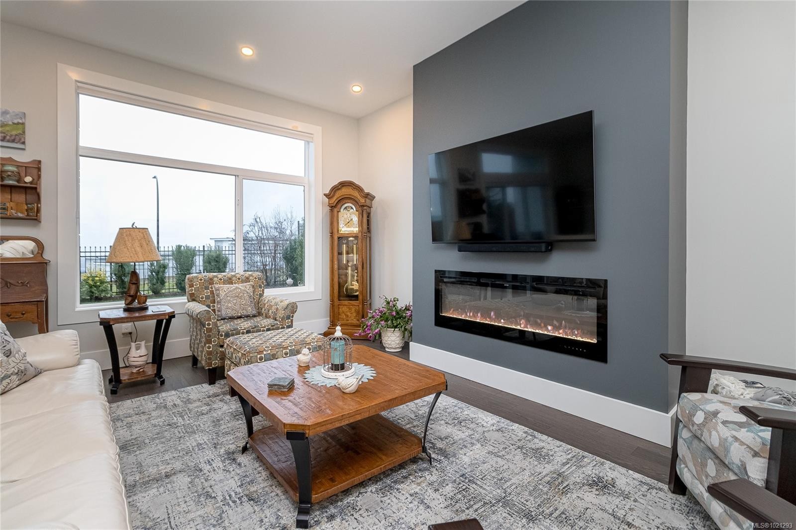 3412 Caldera Crt, Langford, BC - Indoor Photo Showing Living Room With Fireplace