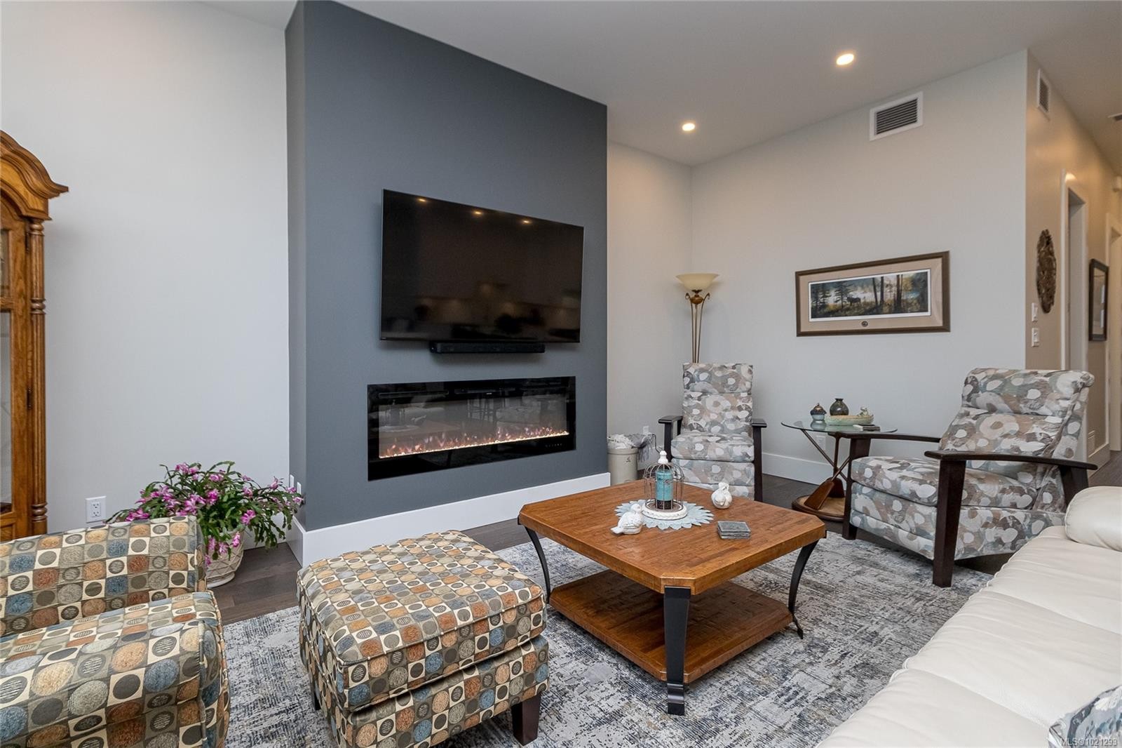 3412 Caldera Crt, Langford, BC - Indoor Photo Showing Living Room With Fireplace