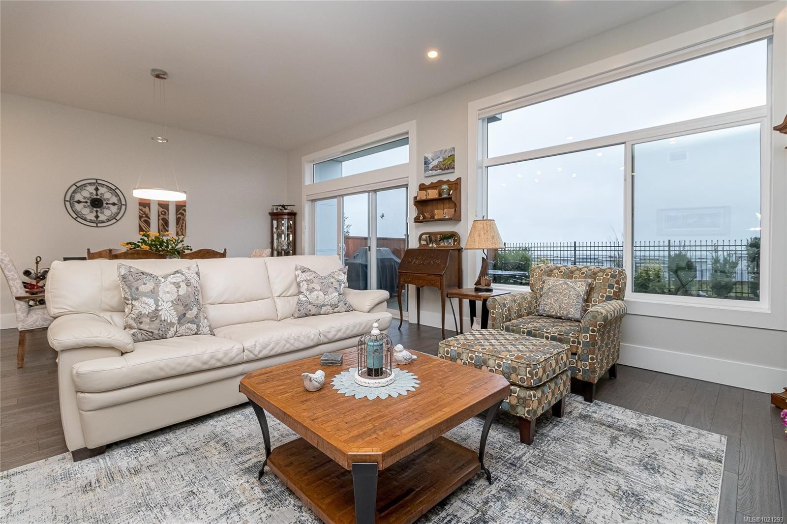3412 Caldera Crt, Langford, BC - Indoor Photo Showing Living Room