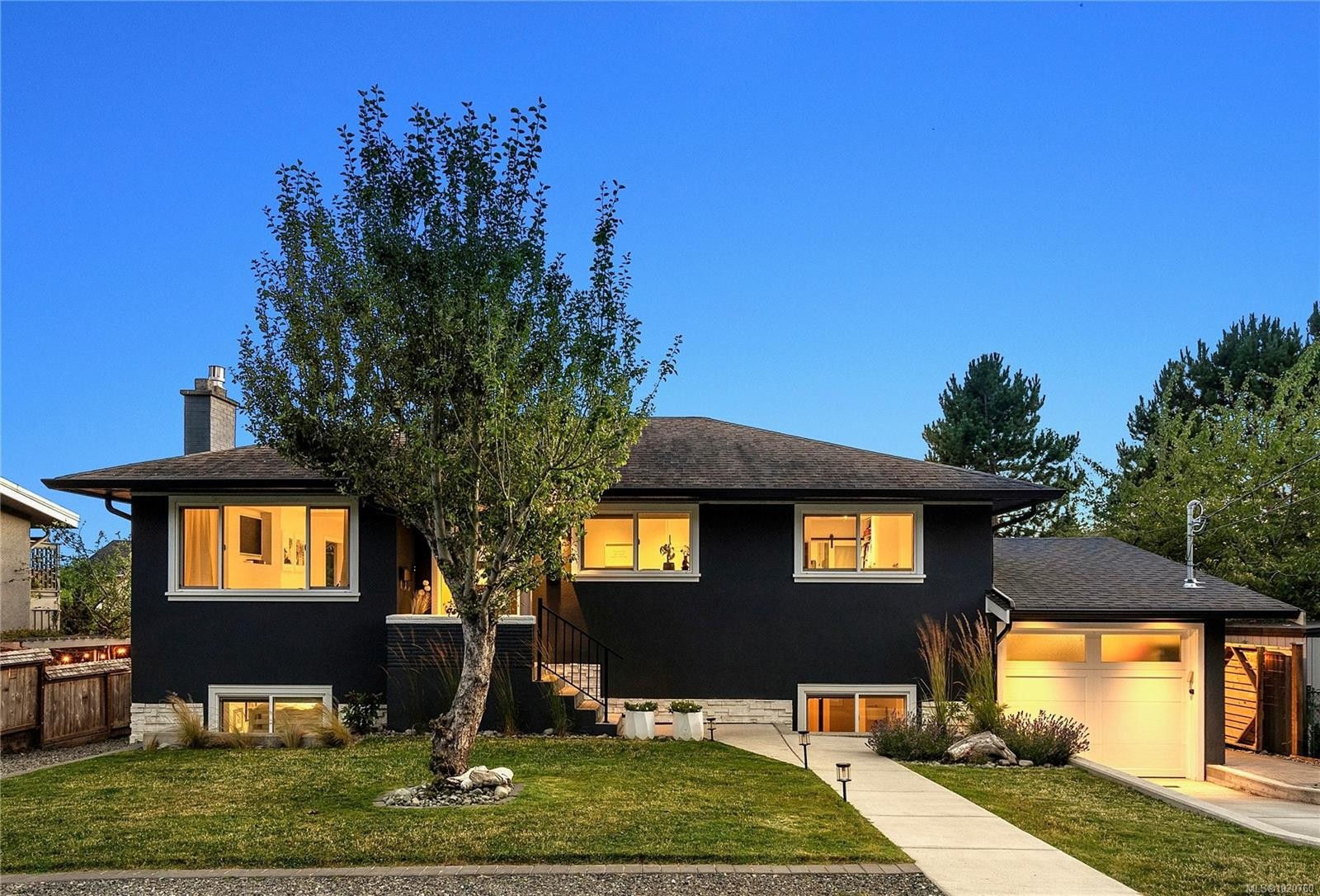 2095 Lorne Terr, Oak Bay, BC