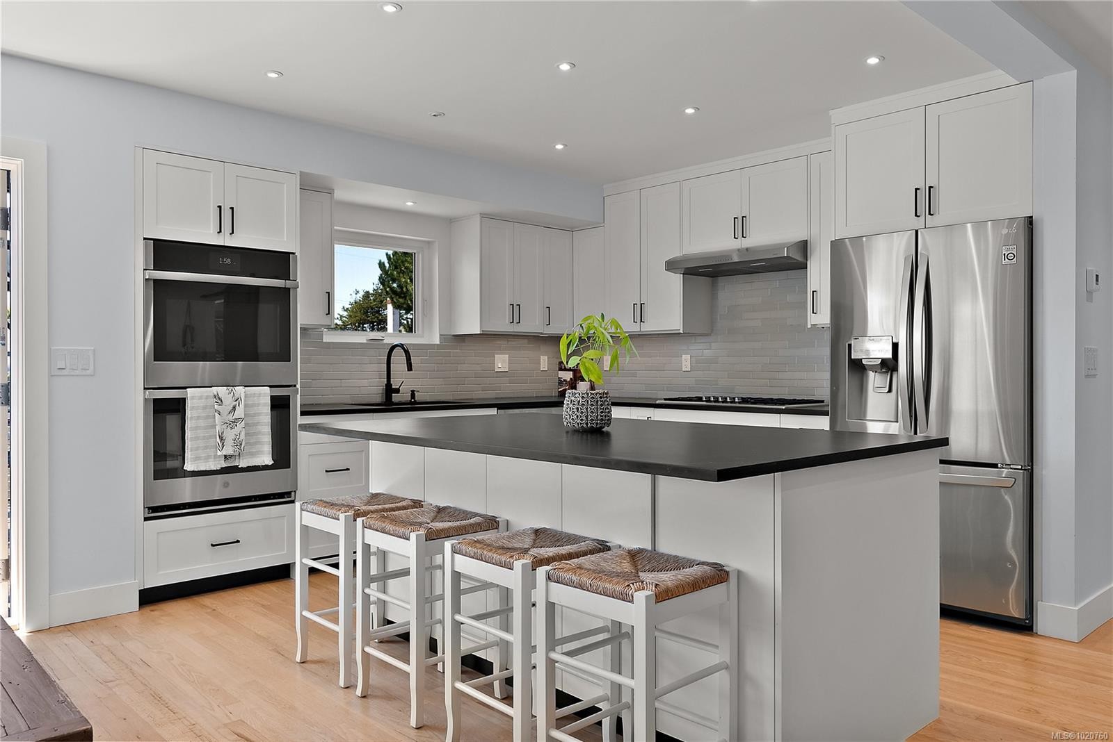 2095 Lorne Terr, Oak Bay, BC