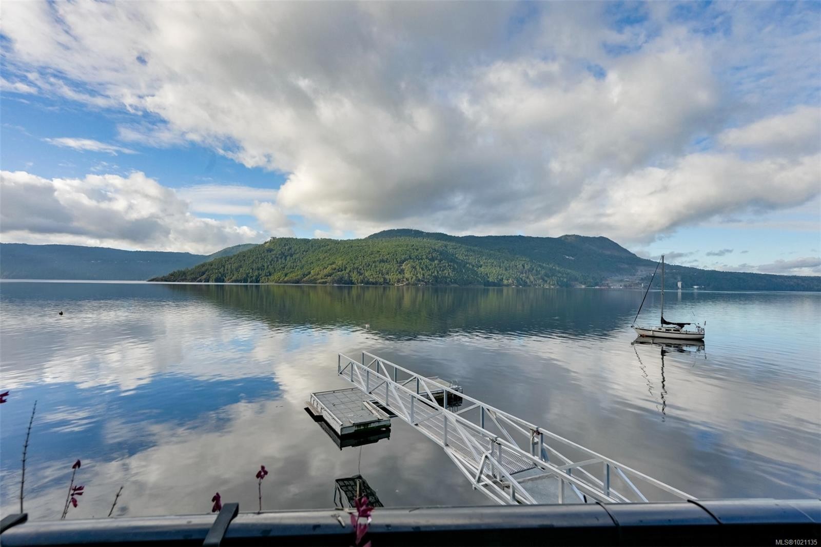 6800 Mark Lane, Central Saanich, BC