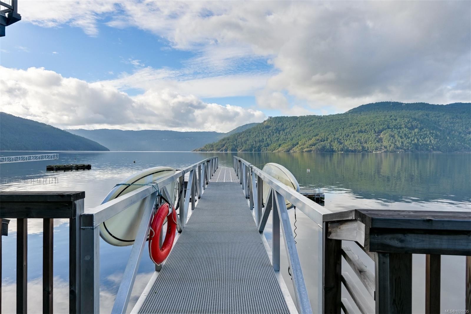 6800 Mark Lane, Central Saanich, BC