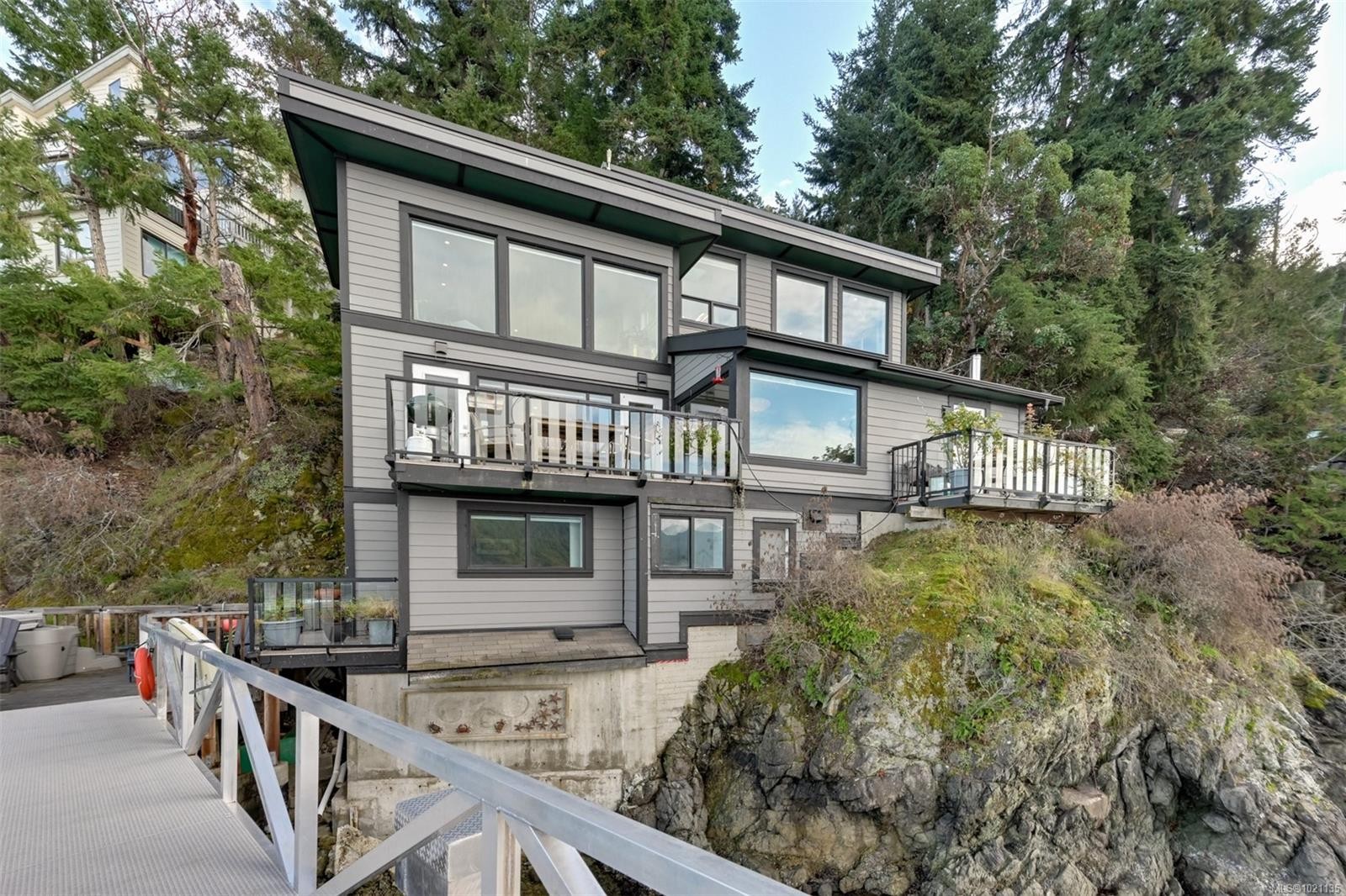 6800 Mark Lane, Central Saanich, BC