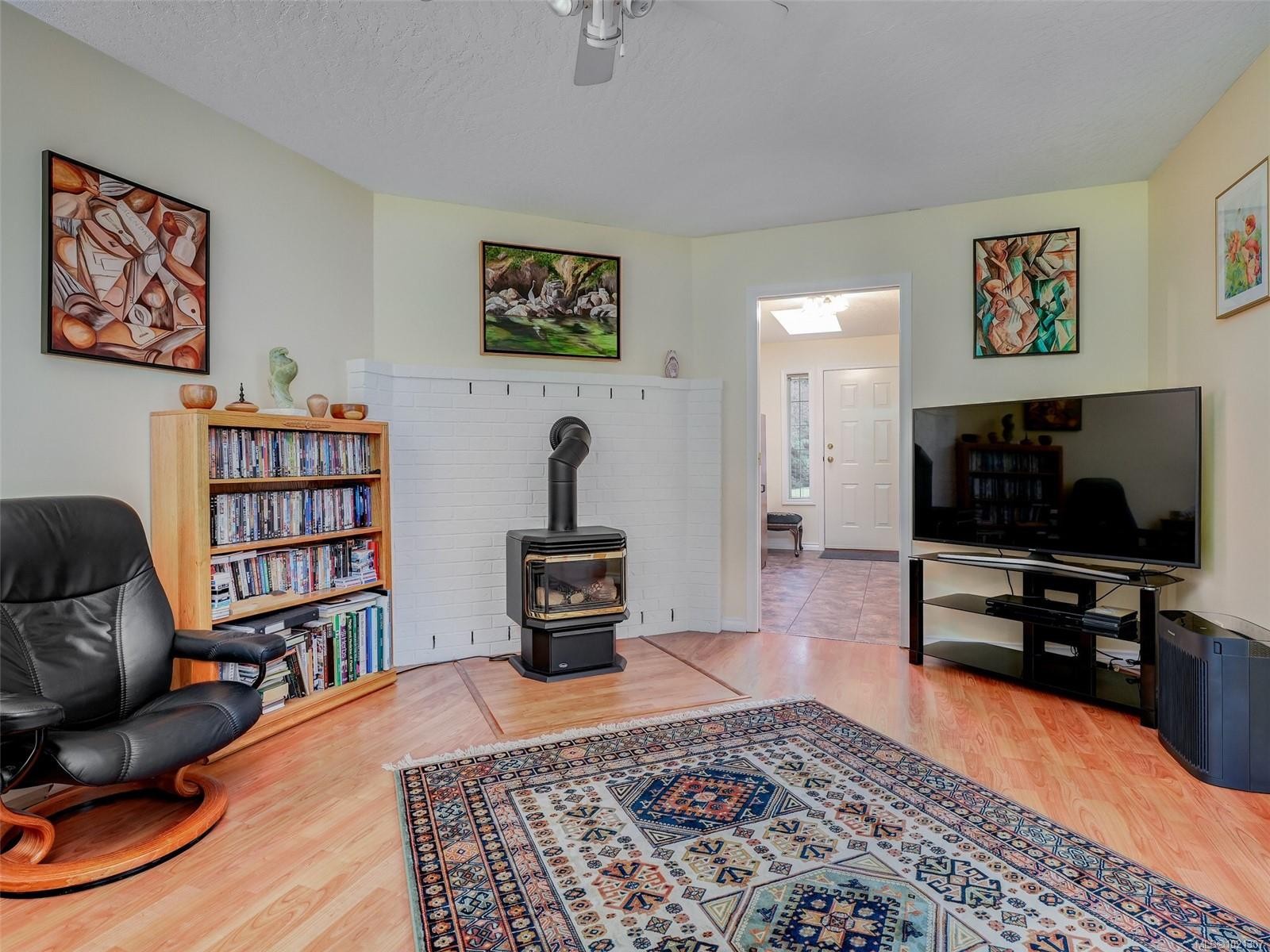 8618 Kingcome Cres, North Saanich, BC