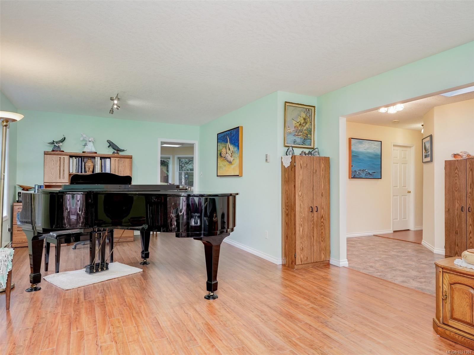 8618 Kingcome Cres, North Saanich, BC